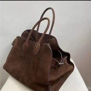 Women’s handbag tote